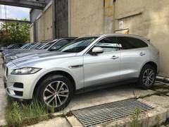 Автомобиль Jaguar F‑PACE для аренды в Чехии