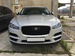 Автомобиль Jaguar F‑PACE для аренды в Усти-над-Лабем