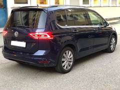 Автомобиль Volkswagen Touran для аренды в Чехии